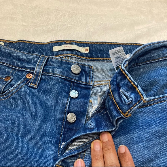 Levi’s Premium Wedgie Icon Fit High Waist Ankle Jeans Size 28 - Picture 10 of 16